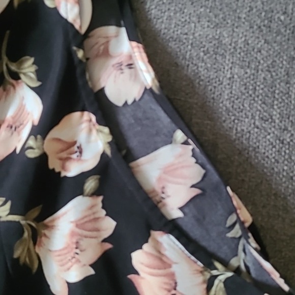 Sugar +Lips Cold Shoulder‎ Bell Sleeve Blouse - Picture 2 of 4